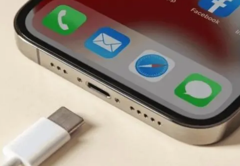 永嘉苹果15维修分享iPhone15改USB-C接口后能和安卓用户互借充电器吗 